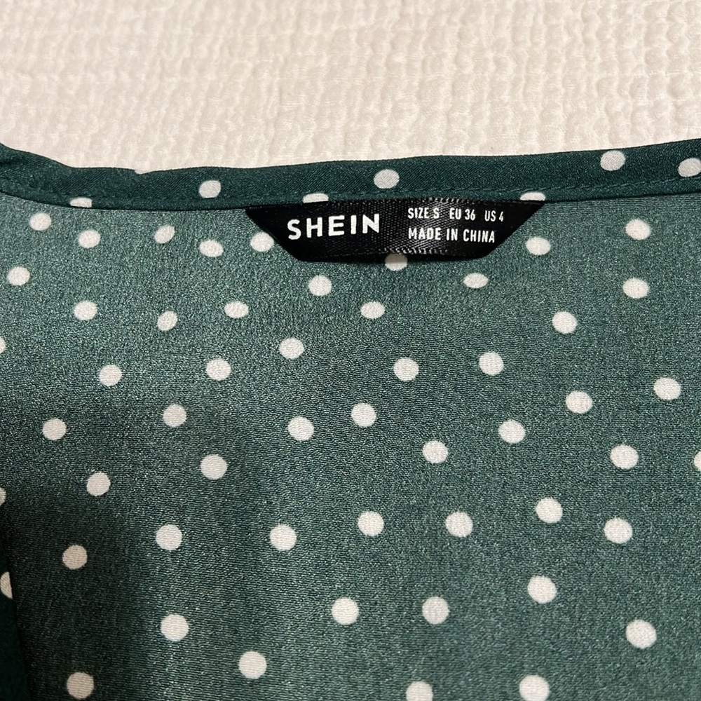 Green and while polka dot long sleeve tie front top - Picture 2 of 2